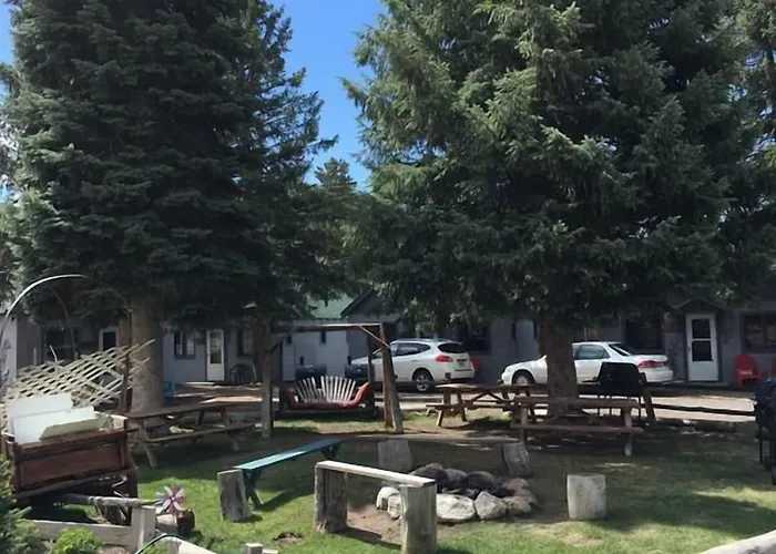 Lone Pine Cabins