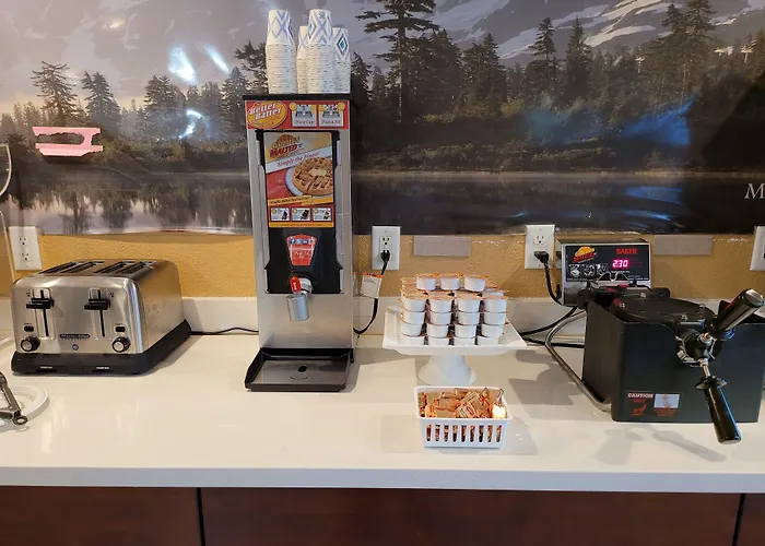 Morningglory Inn & Suites