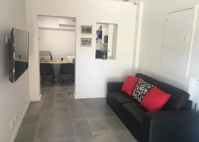 Carlton Suites