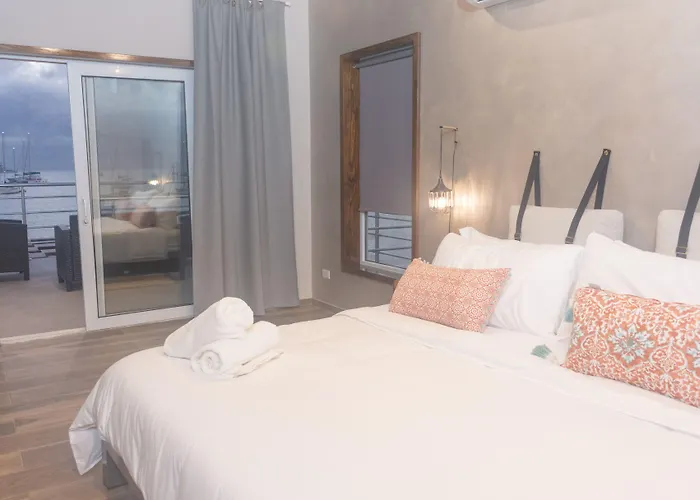 Tradewinds Apartments Simpson Bay