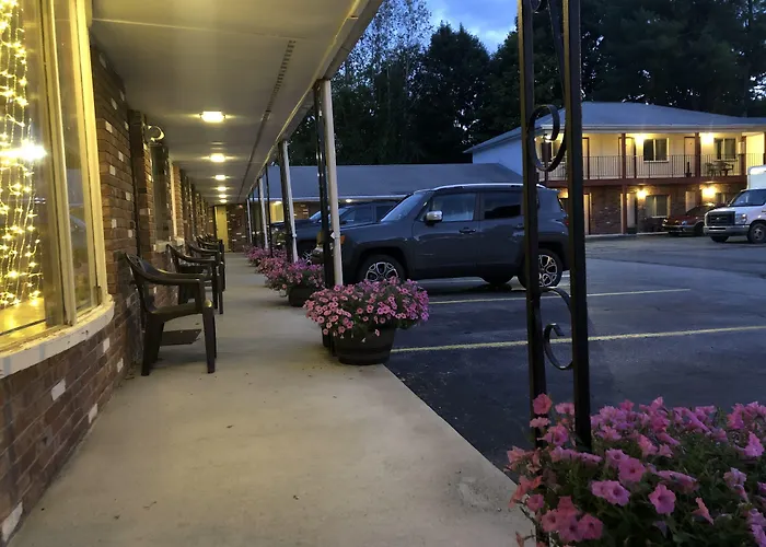 Rolling Hills Motel