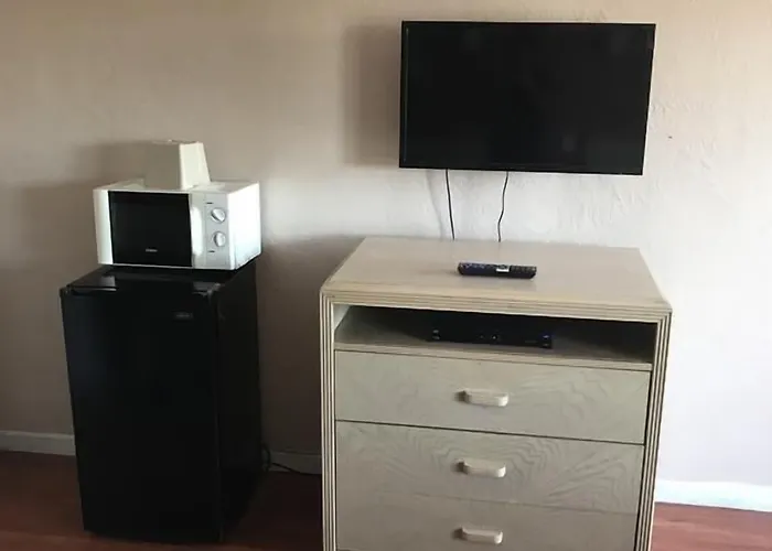 Economy Inn
