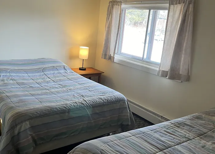 Brookside Motor Inn