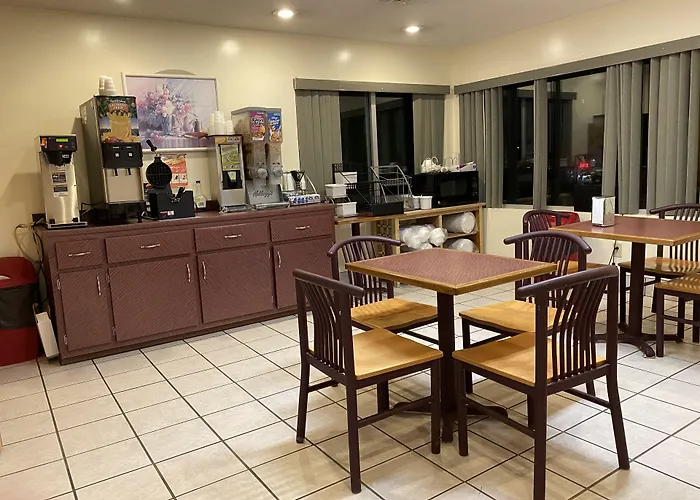 Knights Inn & Suites Dublin