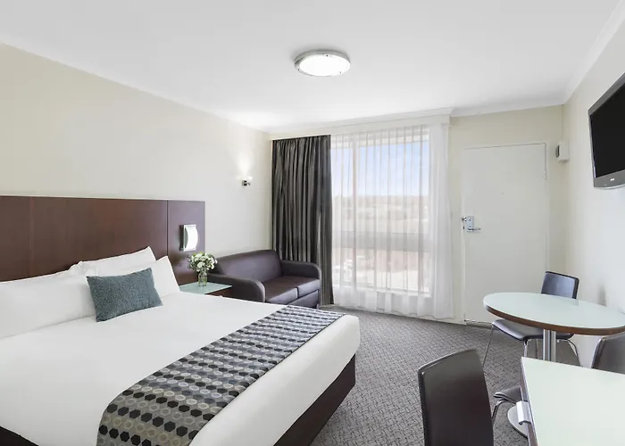Breakfree Queanbeyan