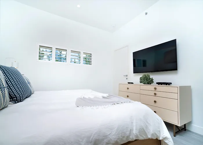 Cayman Luxury Rentals At The Grove
