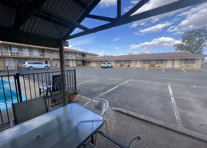 Overlander Motor Lodge