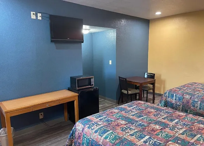 Kenwood Court Motel