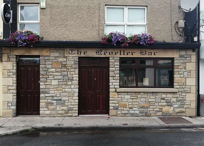 Reveller Bar Lodgings