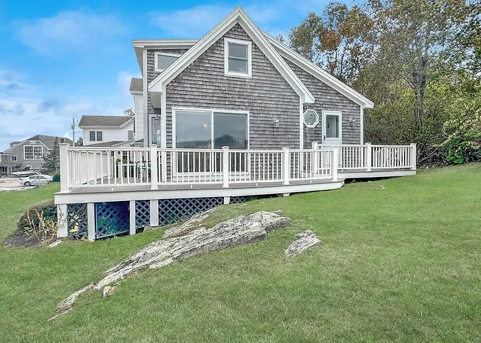 Perkins Cove Gem