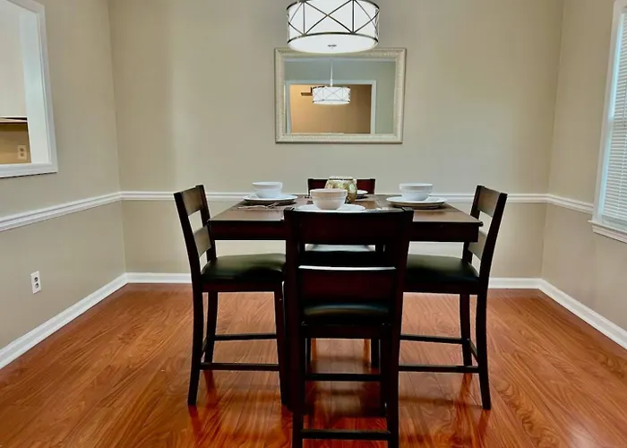 Ecstatic Town Home In Stone Mountain