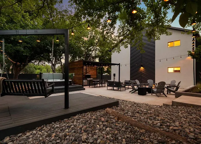 Near Downtown Stylish 2Br With Amazing Patio - 3