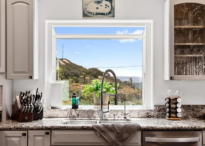 Mountaintop Ramona Home: Private Pool, Near Lake!