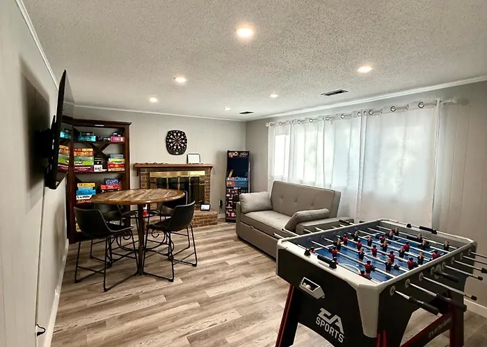 4 Bedrooms And 5 Beds With Game Room Only 5 Min Drive To College And Perfect For Family'S