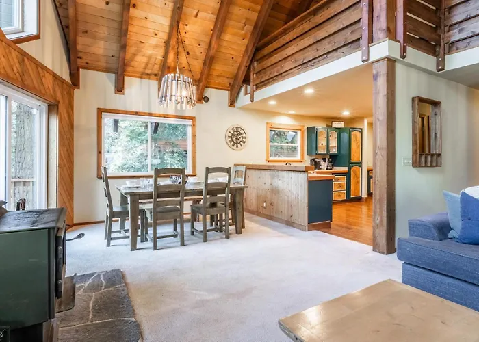 North Shore - Pinetree Paradise