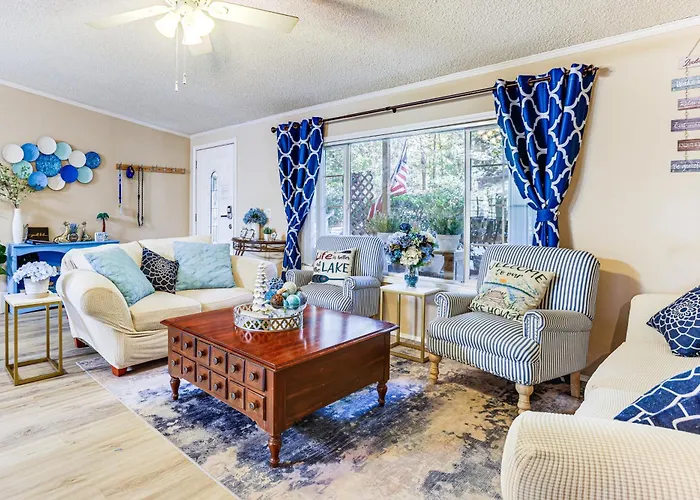Lake Livingston Home W/ Dock & Deck!