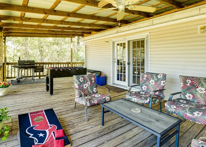 Lake Livingston Home W/ Dock & Deck!