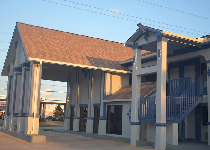 Travelers Inn