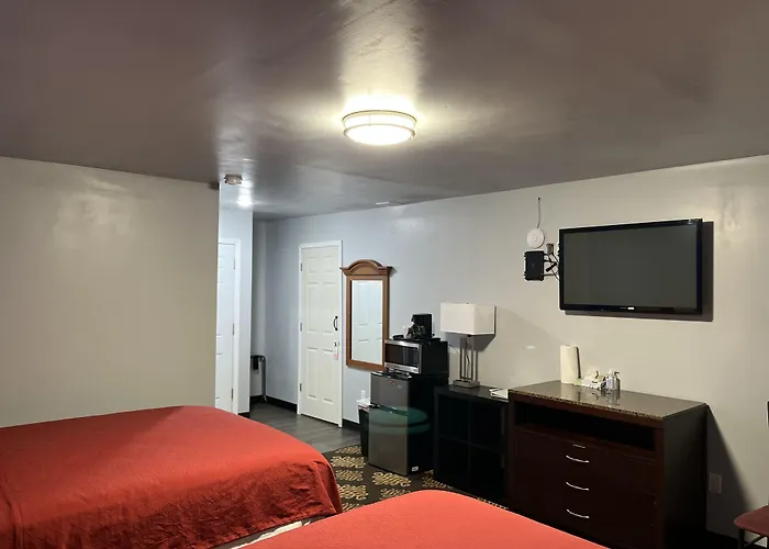 Midway Motel