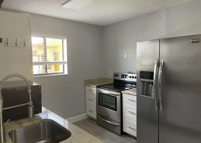 Sunny Palms Inn