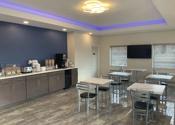 Days Inn By Wyndham Troy Il