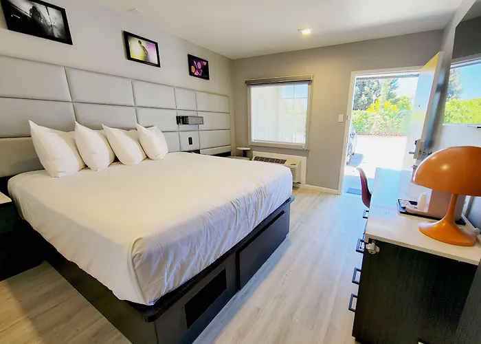 Signature Inn Santa Clara