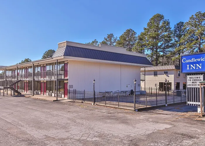 Candlewick Inn And Suites