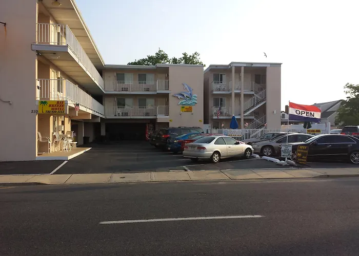 Bay Breeze Motel