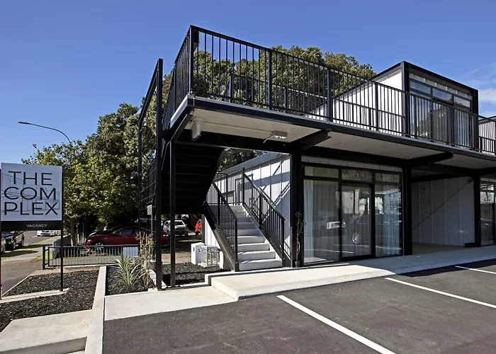 The Com Plex Motel