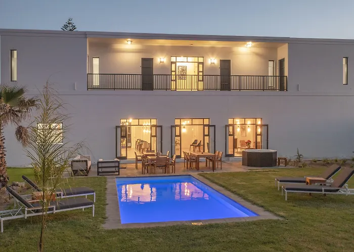 Glow Boutique Suites & Guesthouse