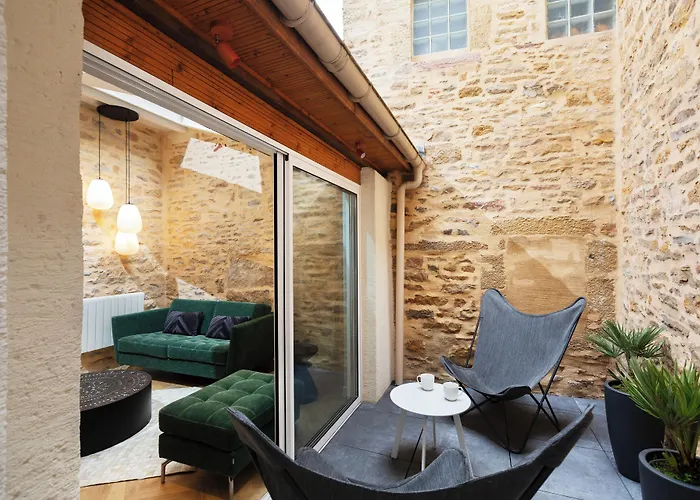 Maison Tillot