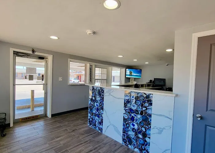 Budget Inn & Suites
