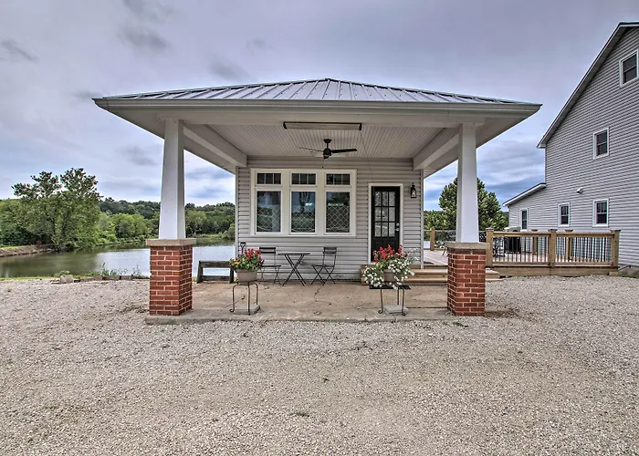 Lakefront Studio Guest Home On Hermann Wine Trail!