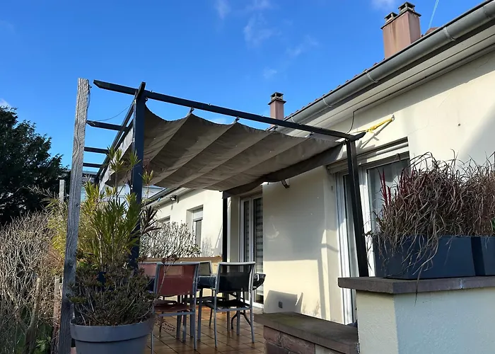 Rare Maison Moderne Proche Centre Avec Jardin Parking Gratuit