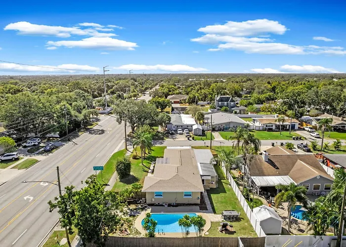 Private 5Br Oasis With Pool Near Clearwater Beach