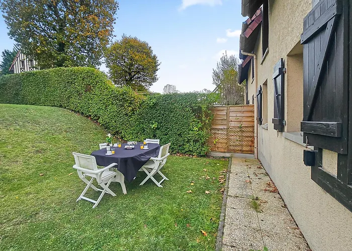 Maison Paisible Avec Jardin A Houlgate