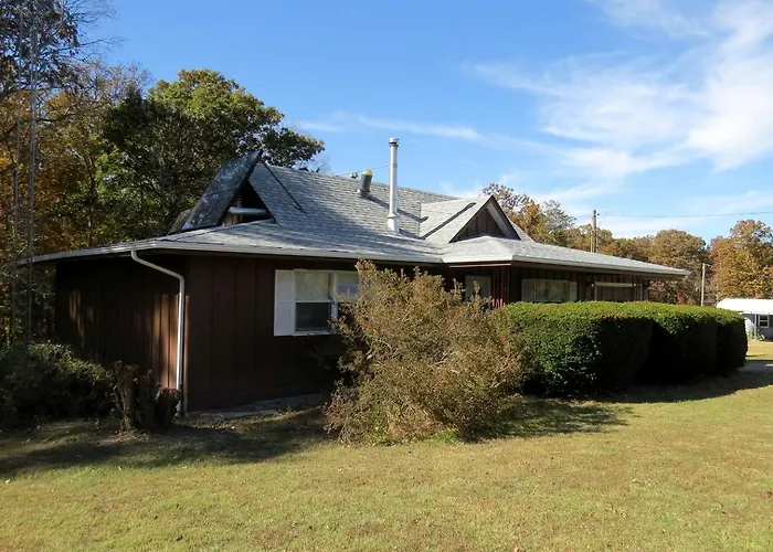 Rustic Cabin Rental Near Meramec State Park, Missouri