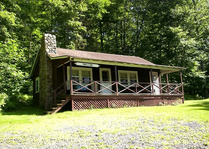 Cozy Rustic Cabin Rental On Shore Of Harveys Lake In Luzerne County, Pennsylvania