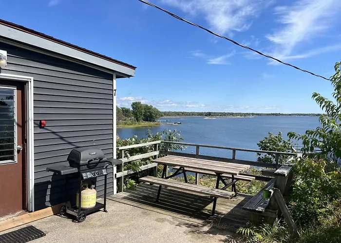 2-Bedroom Waterfront Cottage In Georgian Bay - Rockwood #7