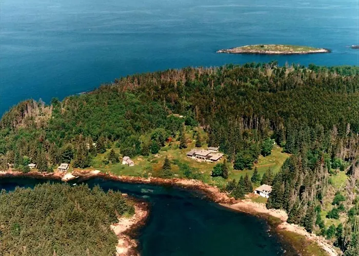 Beautiful Private Retreat With Private Beaches And Boat On Mcgee Island, Maine
