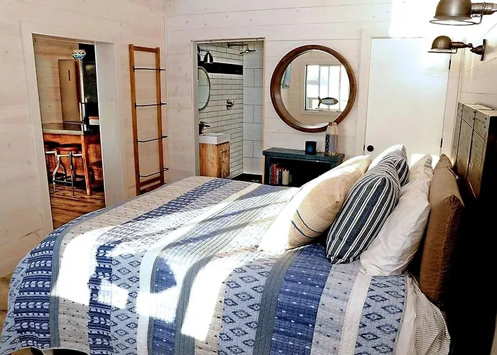 The Boathouse Cottage, Waterfront Morro Bay, Ca