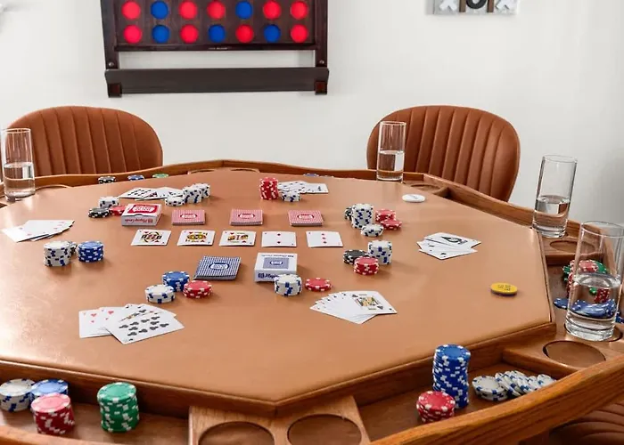 Whole House Near Nyc And Transit With Game Room Fire Pit And King Bed