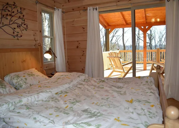 Beautifully Equipped Cabin For Luxury Getaway Near Asheville, North Carolina