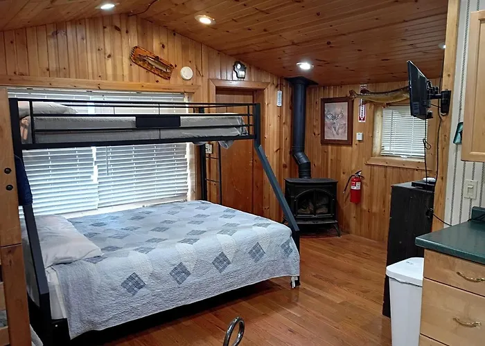 Cozy Riverside Cabin Rental With Fishing Access On Wolf River, Wisconsin