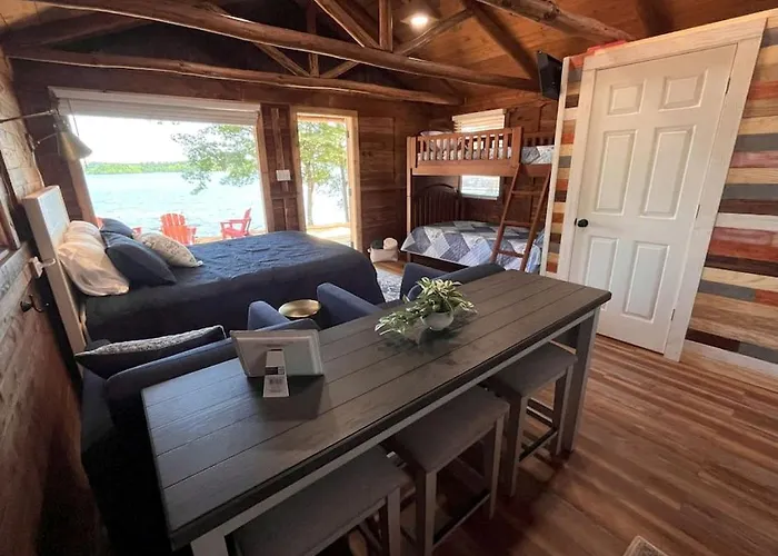 Cozy Waterfront Cabin For A Memorable Getaway On Toledo Bend Lake In Hemphill, Texas