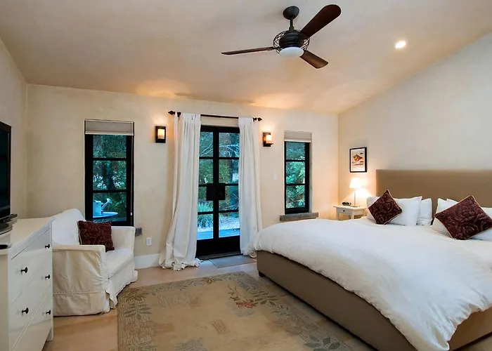 Elegant Kenwood Accommodation With A Pool Ideal For Luxury Sonoma County Getaways