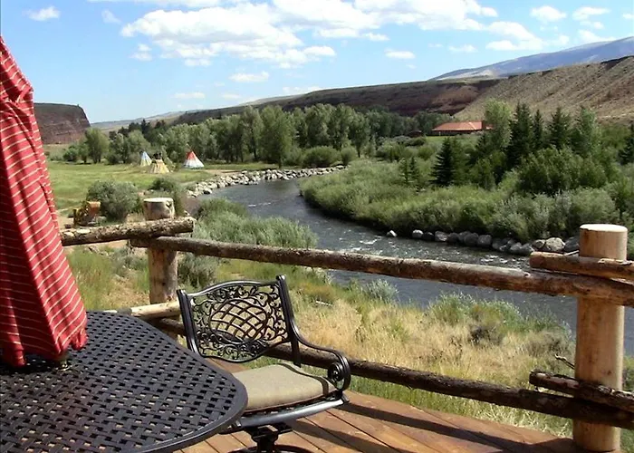 Rustic Riverside Cabin With Hot Tub In Dubois, Wyoming