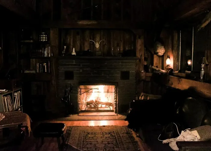 Rustic Cabin Retreat On The Ten Mile River In Narrowsburg, New York