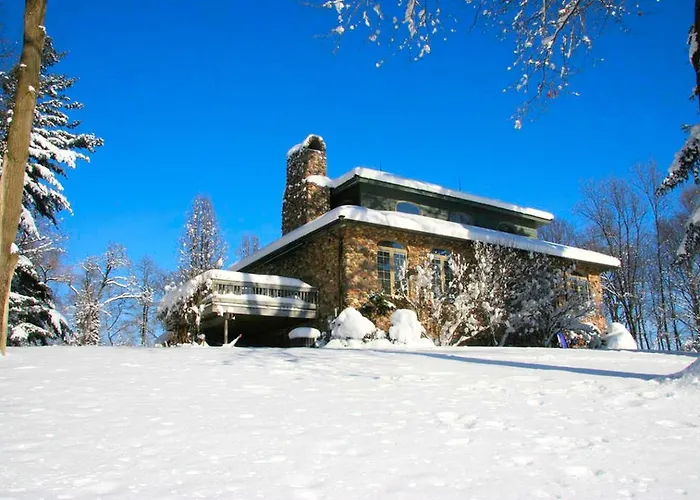 Gorgeous Family-Friendly Vacation Rental Near South Bend, Indiana