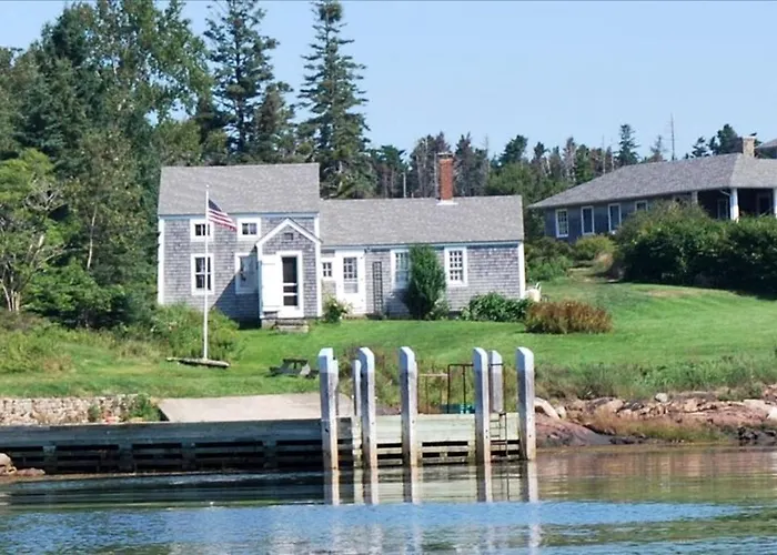 Beautiful Private Retreat With Private Beaches And Boat On Mcgee Island, Maine